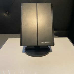 Portable vanity mirror